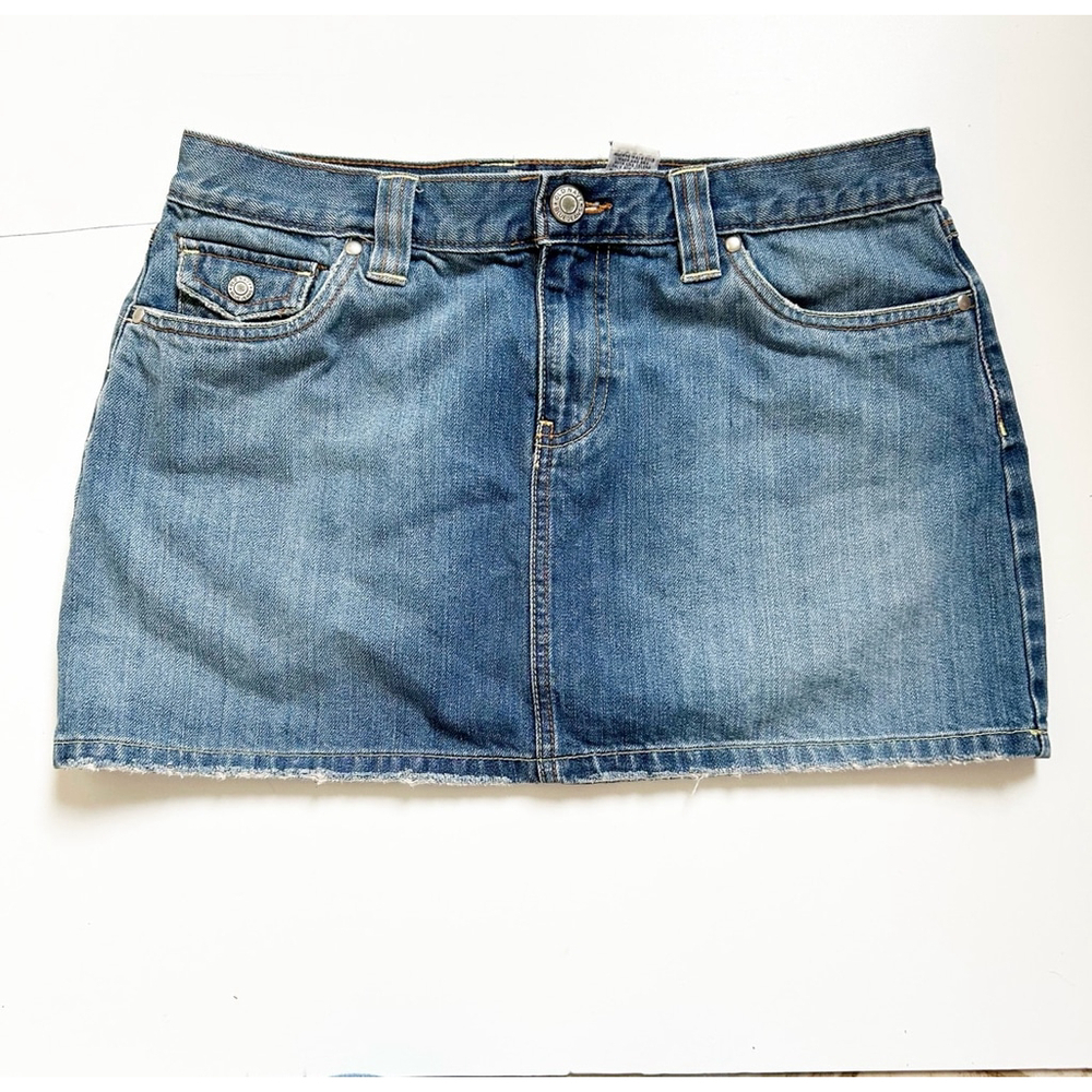 Vintage Y2K Old Navy Blue Denim Mini Skirt Size 6 Distressed Summer Rodeo 90’s